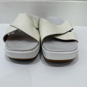 UGG Emily White Slide Sandal Women’s Size 7.5